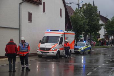 Wangen: Brand im Dachgeschoss entwickelt sich zu Dachstuhlvollbrand - 2 Drehleitern im Einsatz